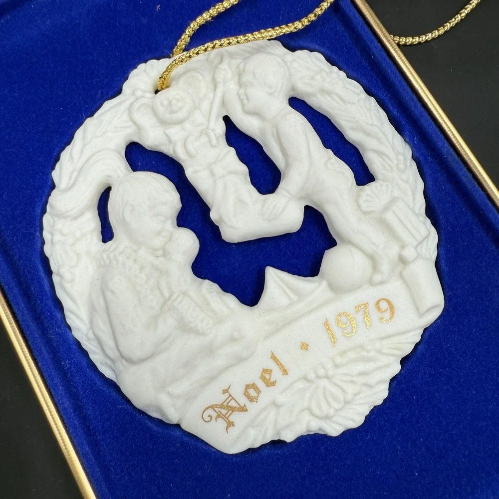 GORHAM 1979 Vintage Annual Limited Ed. Noel Joys Of Christmas Porcelain Ornament